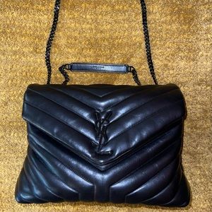 *authentic* YSL MEDIUM LOULOU BLACK CALFSKIN WITH BLACK HARDWARE